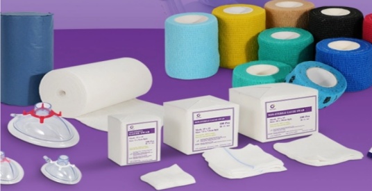 Como dobrar uma bandagem triangular 3 usos comuns de primeiros socorros, passo a passo